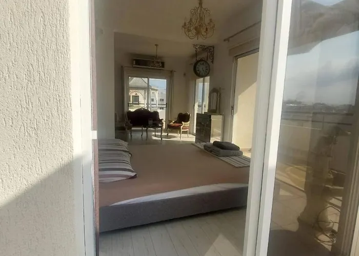 1 Bedroom Lux Апартаменти *