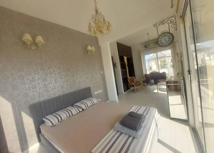 Апартаменти 1 Bedroom Lux